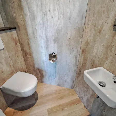 2 Bedroom Lovely Home In Afferden