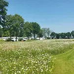 2 Bedroom Beautiful In Nyaraló Afferden